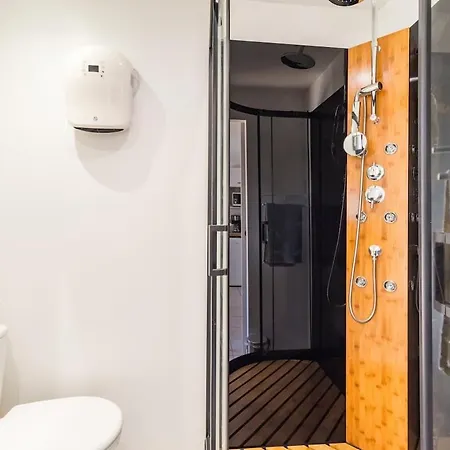 Jolie Maison En Pierre Vue Sur A Holiday home *