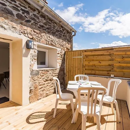 Jolie Maison En Pierre Vue Sur A Holiday home *